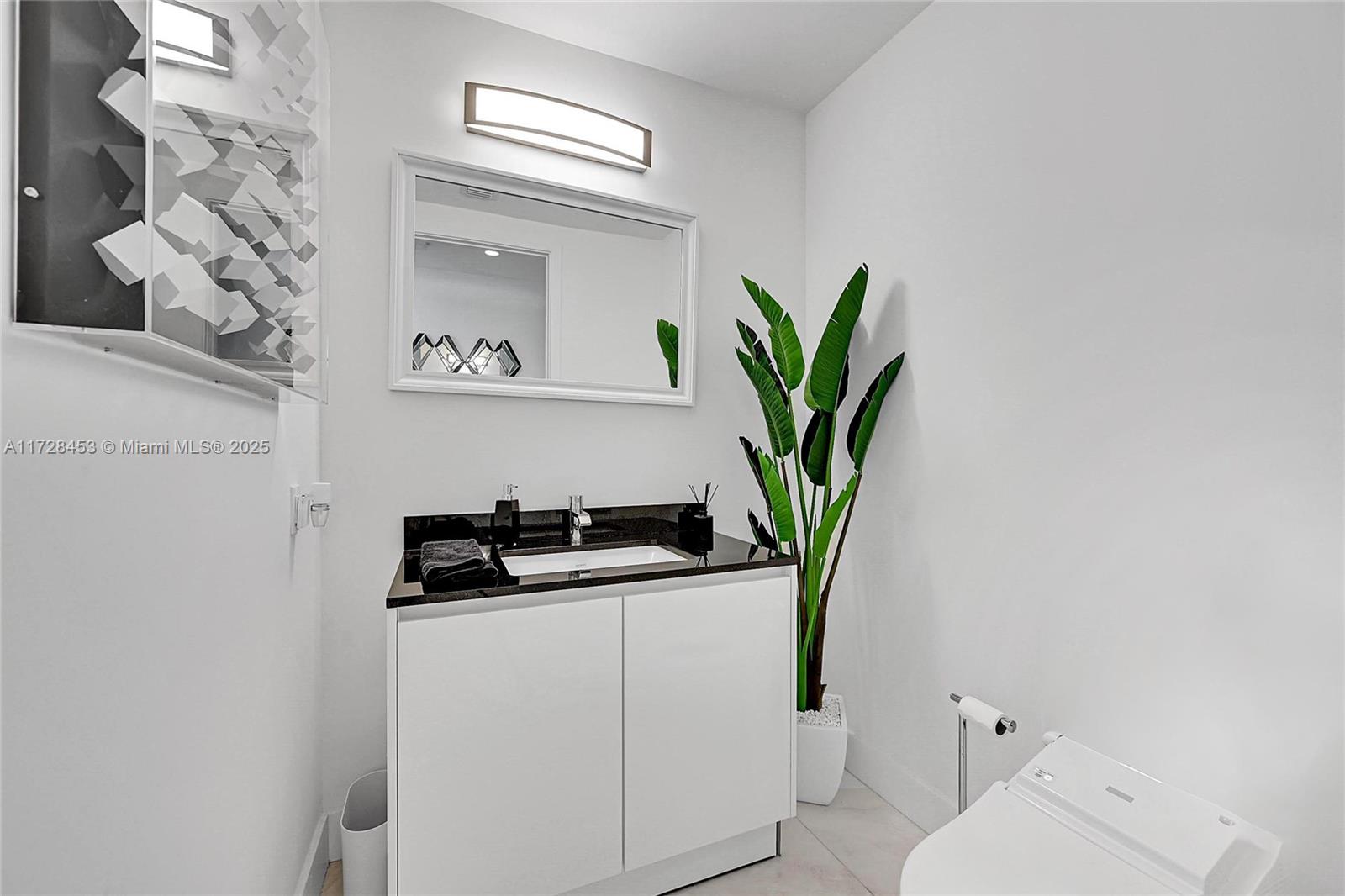 18555 COLLINS AVENUE COND - Residential