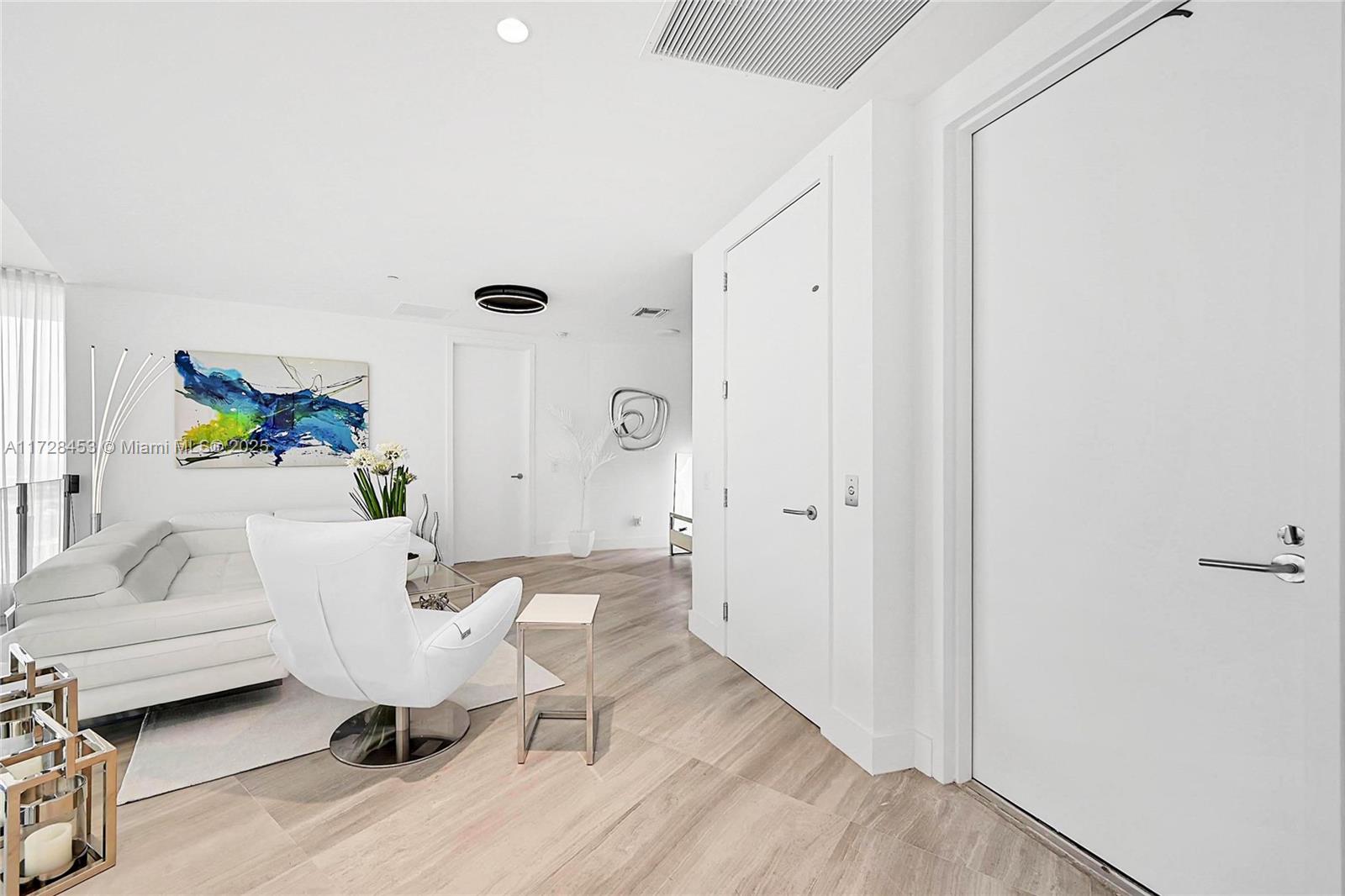 18555 COLLINS AVENUE COND - Residential