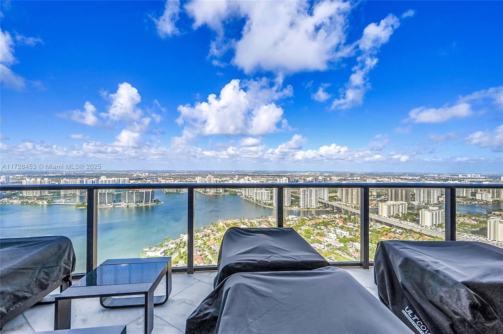 18555 COLLINS AVENUE COND - Residential