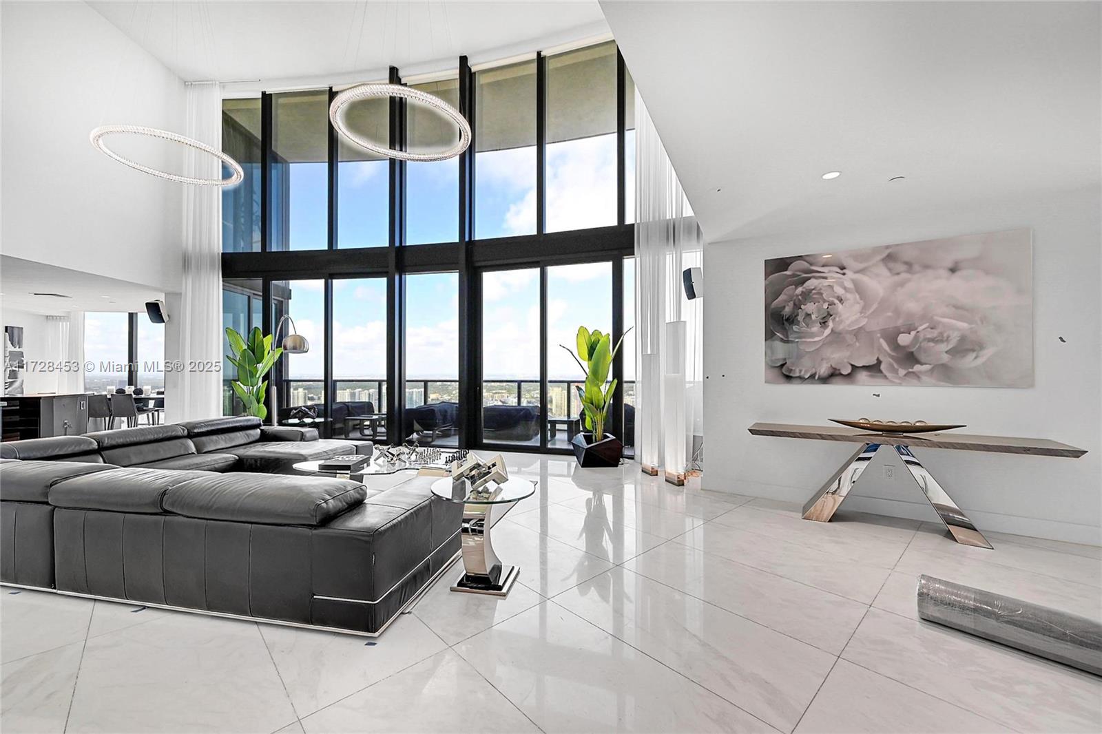 18555 COLLINS AVENUE COND - Residential
