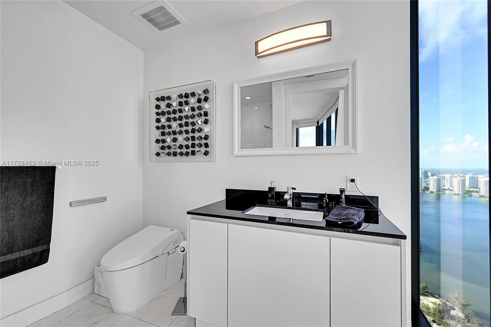 18555 COLLINS AVENUE COND - Residential