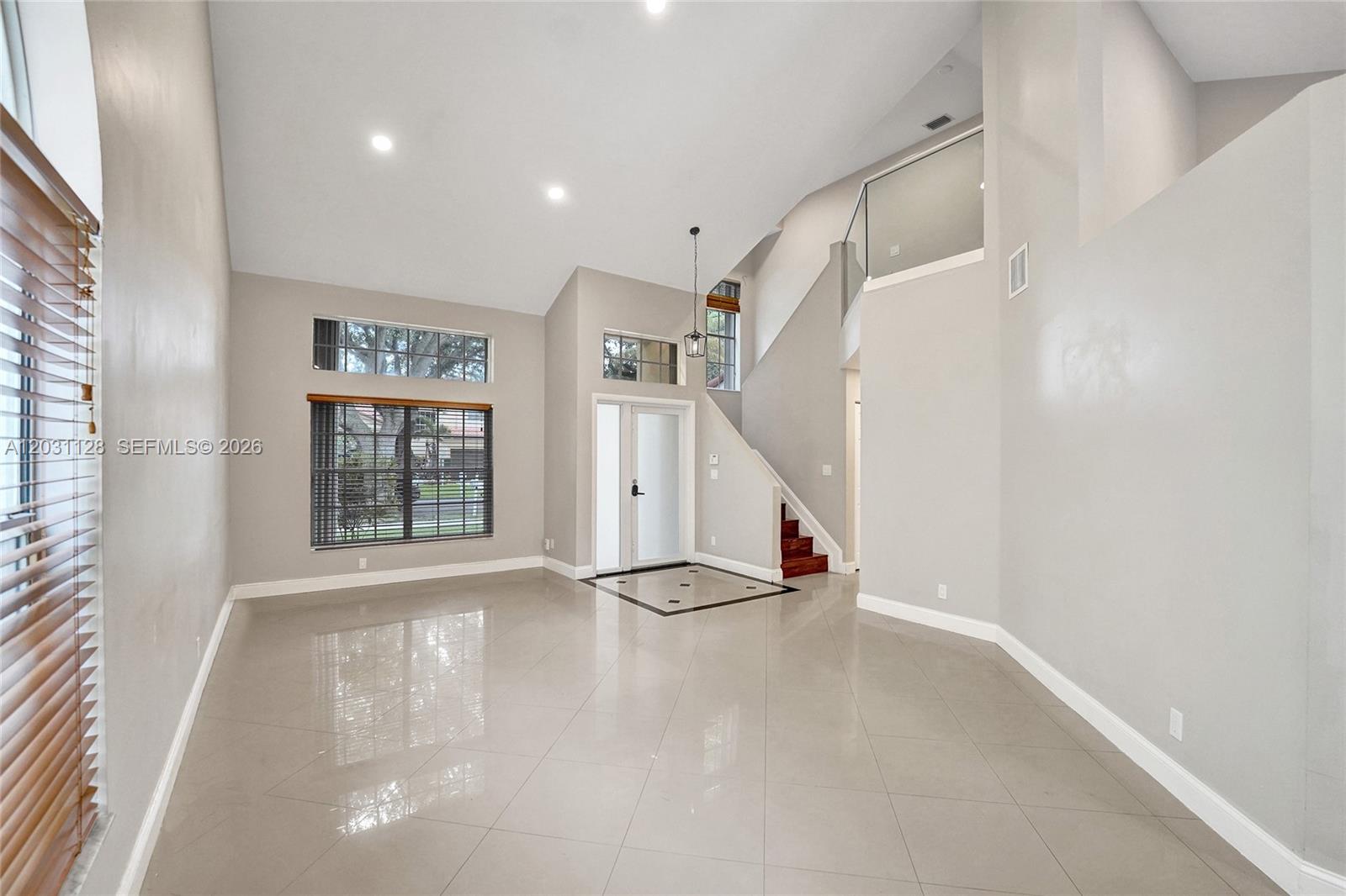 10211 Caracas St