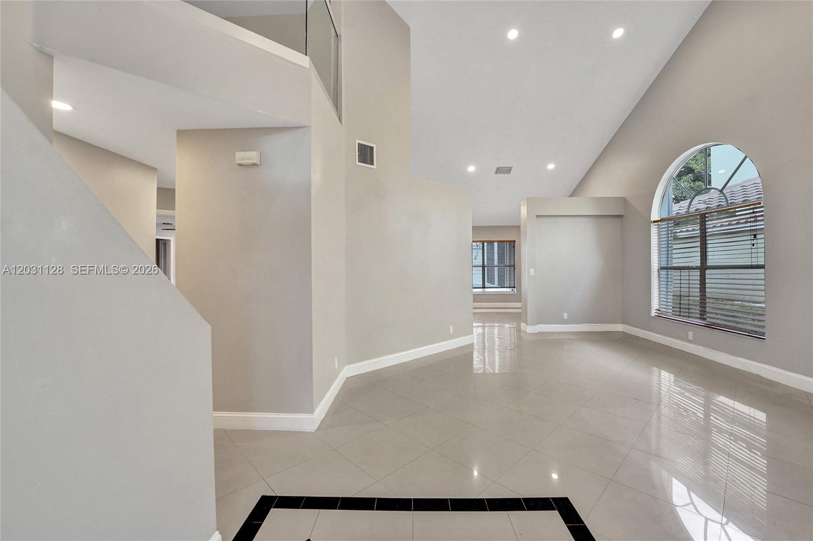 10211 Caracas St
