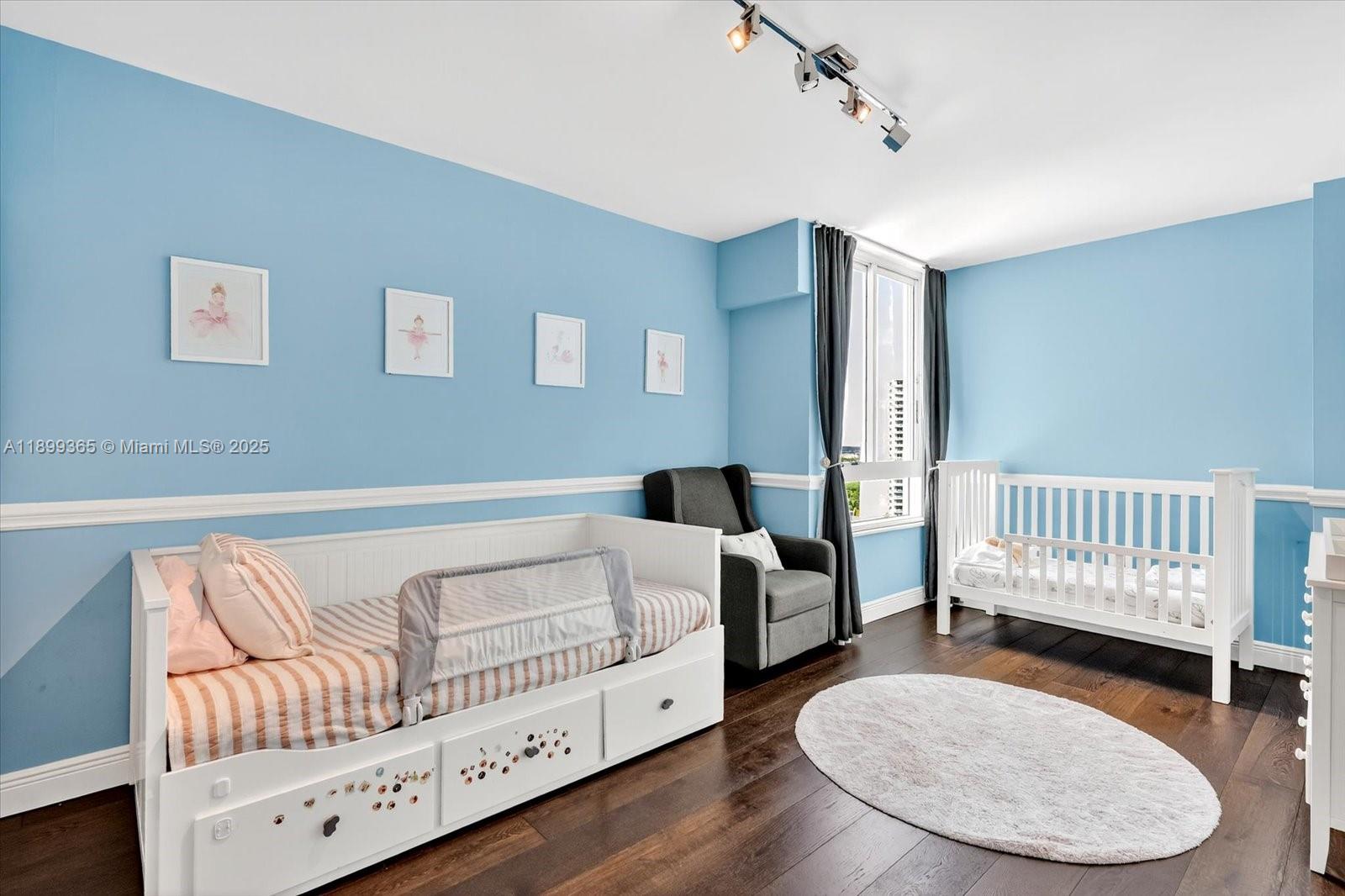BRISTOL TOWER CONDO - Residential