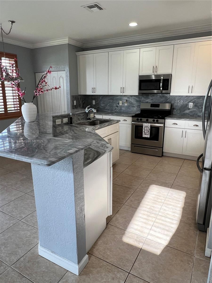 ANTHONY GROVES PH 1 - Residential Lease