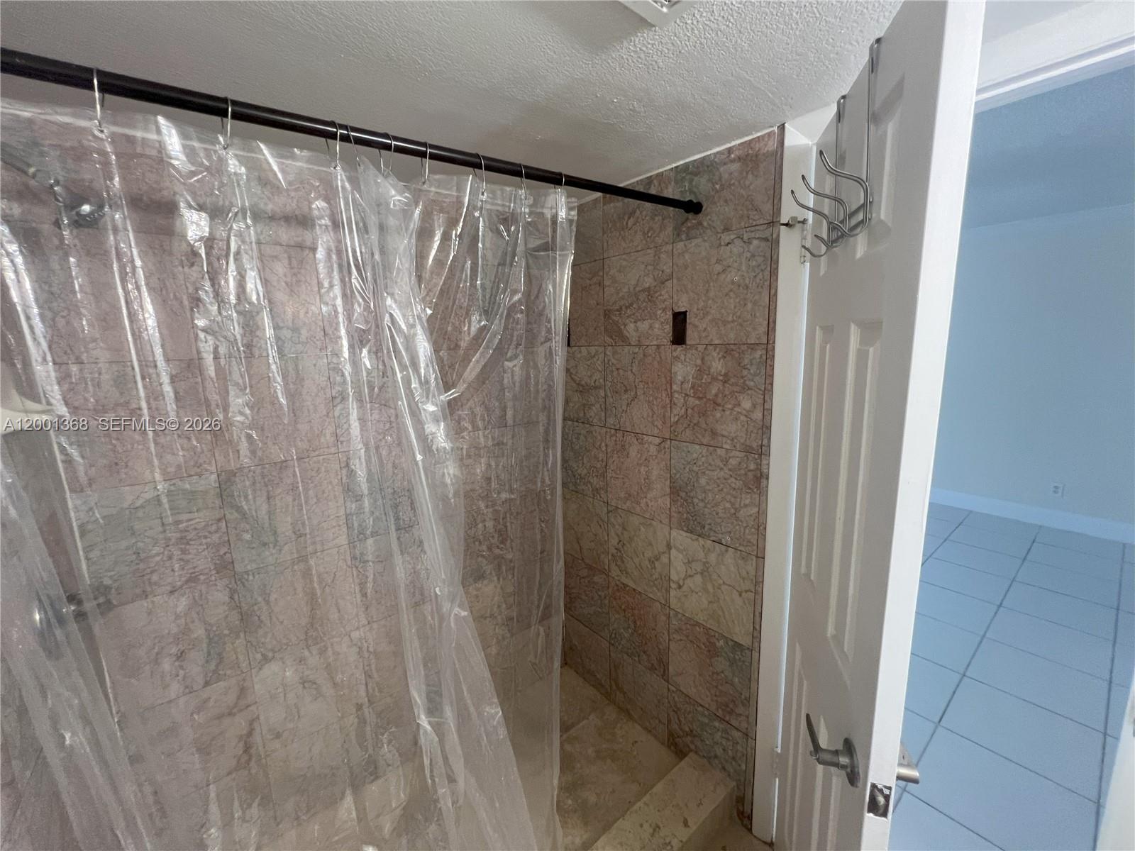 CORAL SPRINGS ESTATE TOWN - Residential Lease