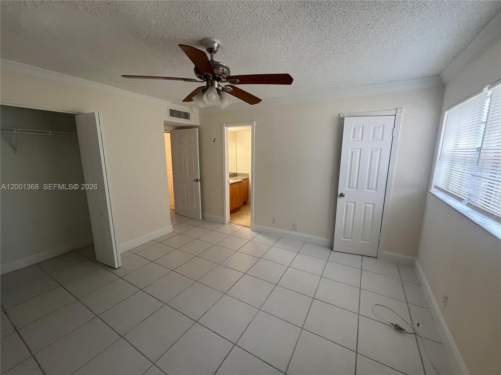 CORAL SPRINGS ESTATE TOWN - Residential Lease