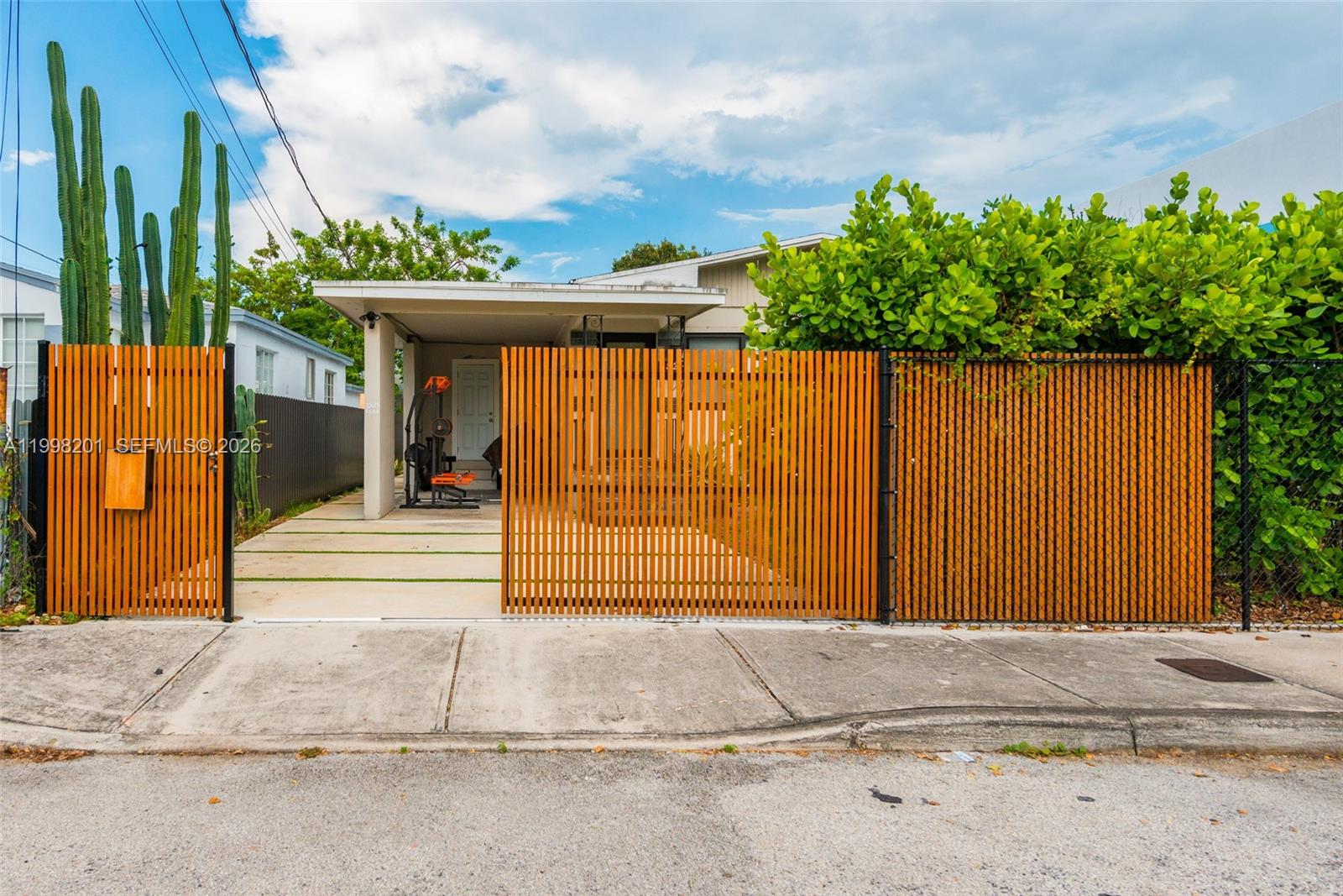 SANTA CLARA SUB - Residential Lease