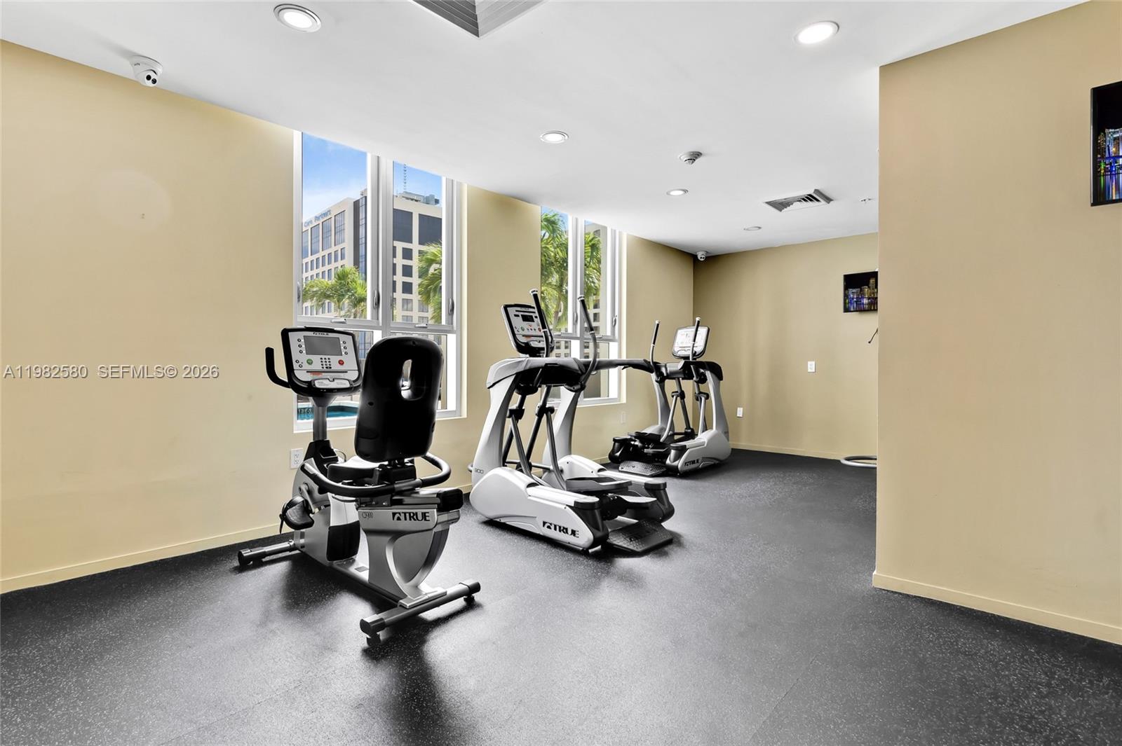 METROPOLIS I AT DADELAND - Residential