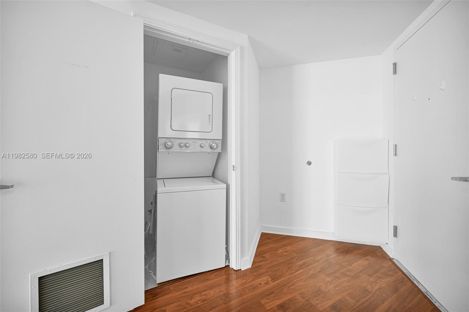 METROPOLIS I AT DADELAND - Residential