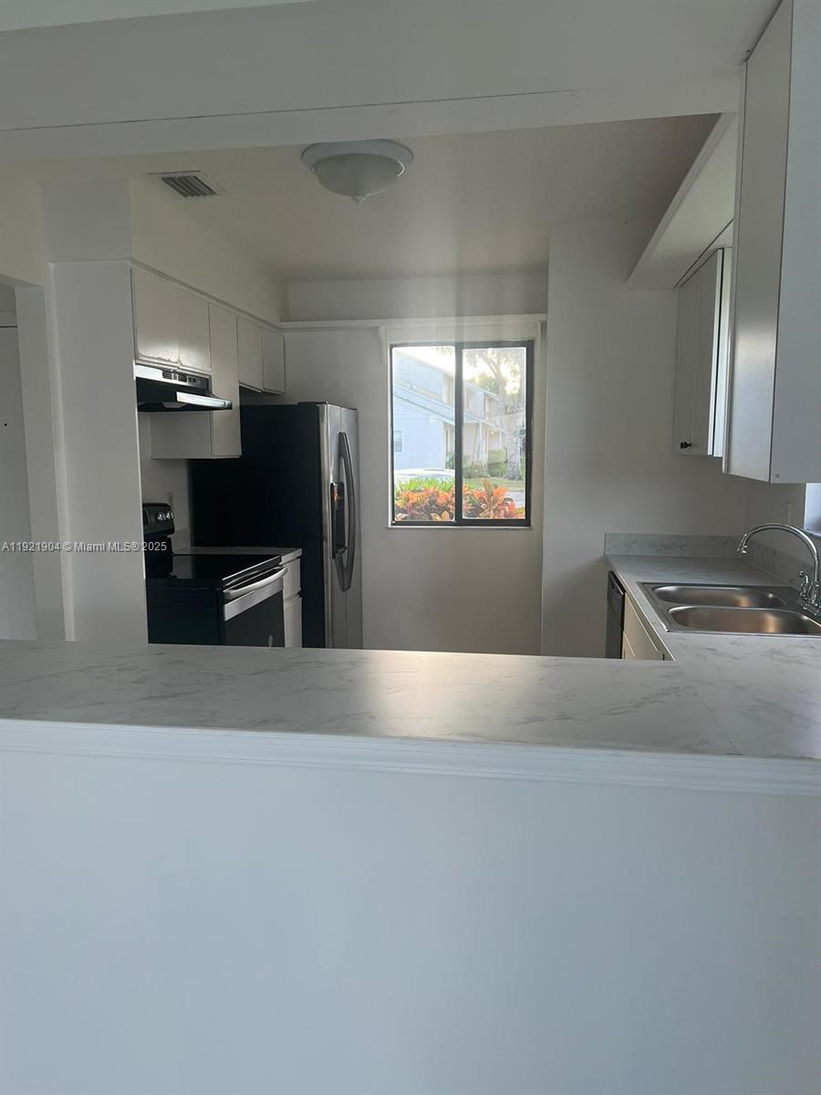 CANALAKE - Residential Lease