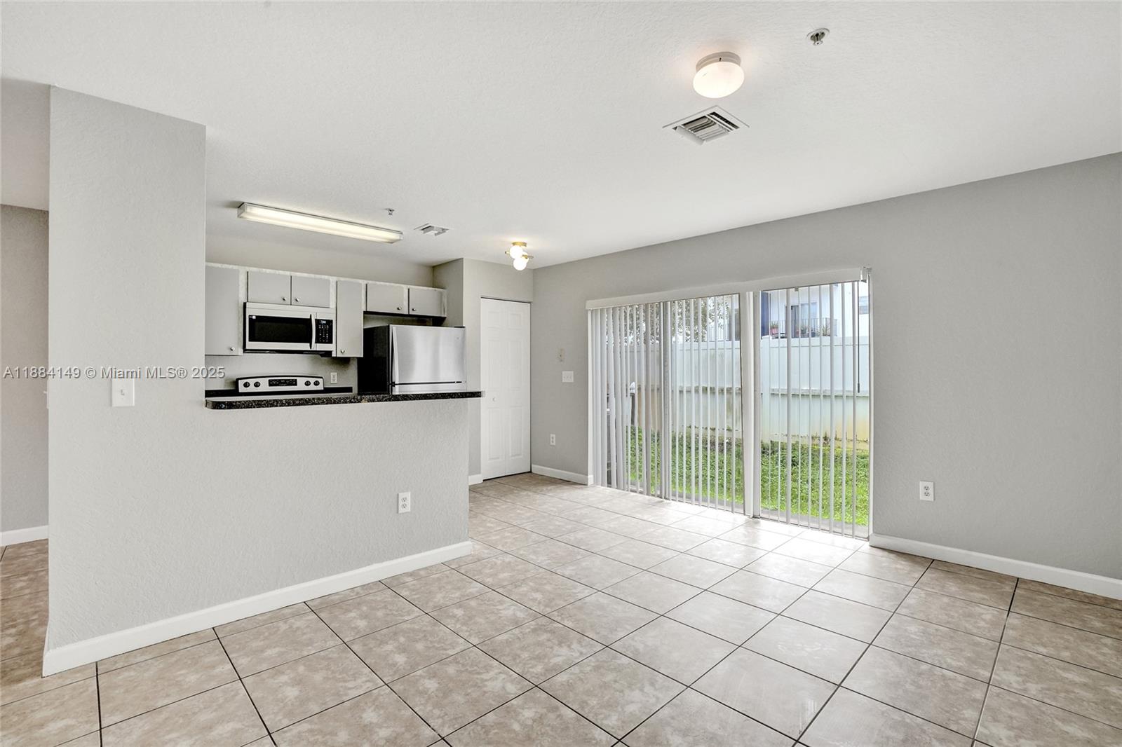 HOLLYWOOD RIDGE FARMS 2-1 - Residential Lease