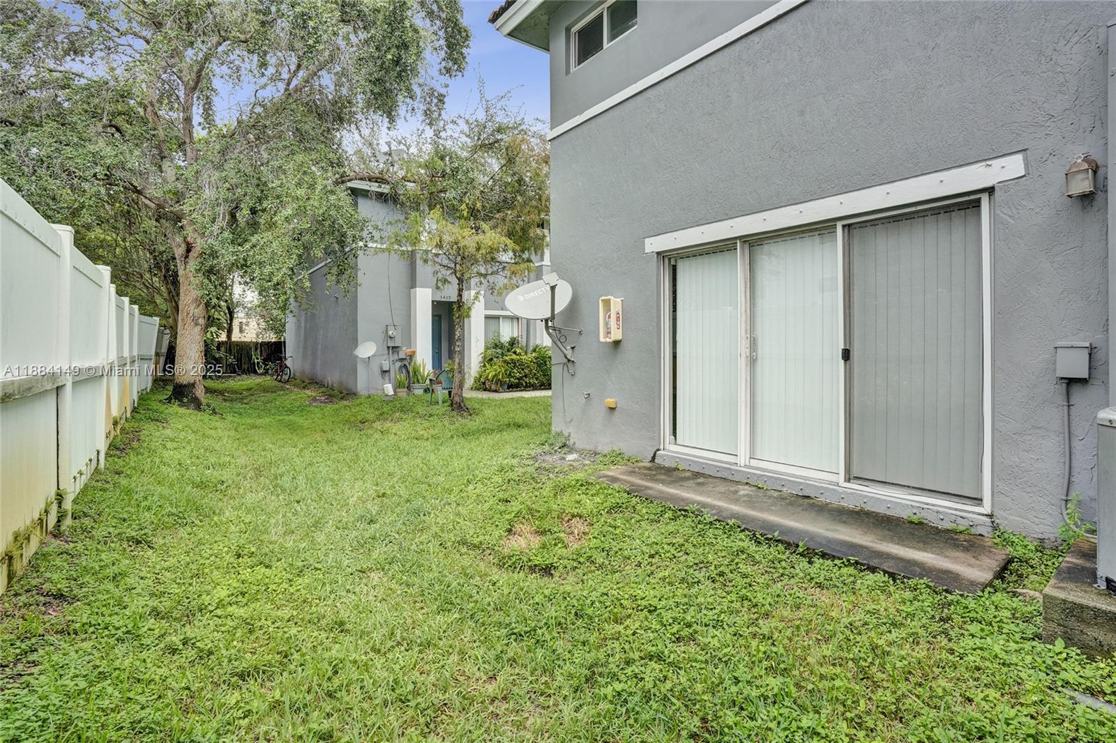 HOLLYWOOD RIDGE FARMS 2-1 - Residential Lease