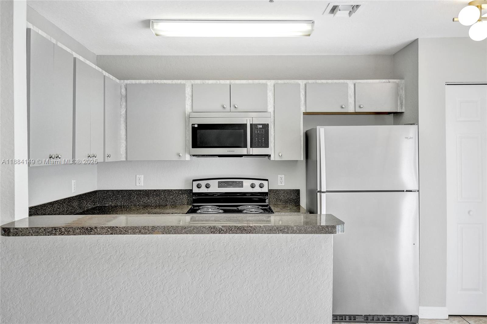 HOLLYWOOD RIDGE FARMS 2-1 - Residential Lease