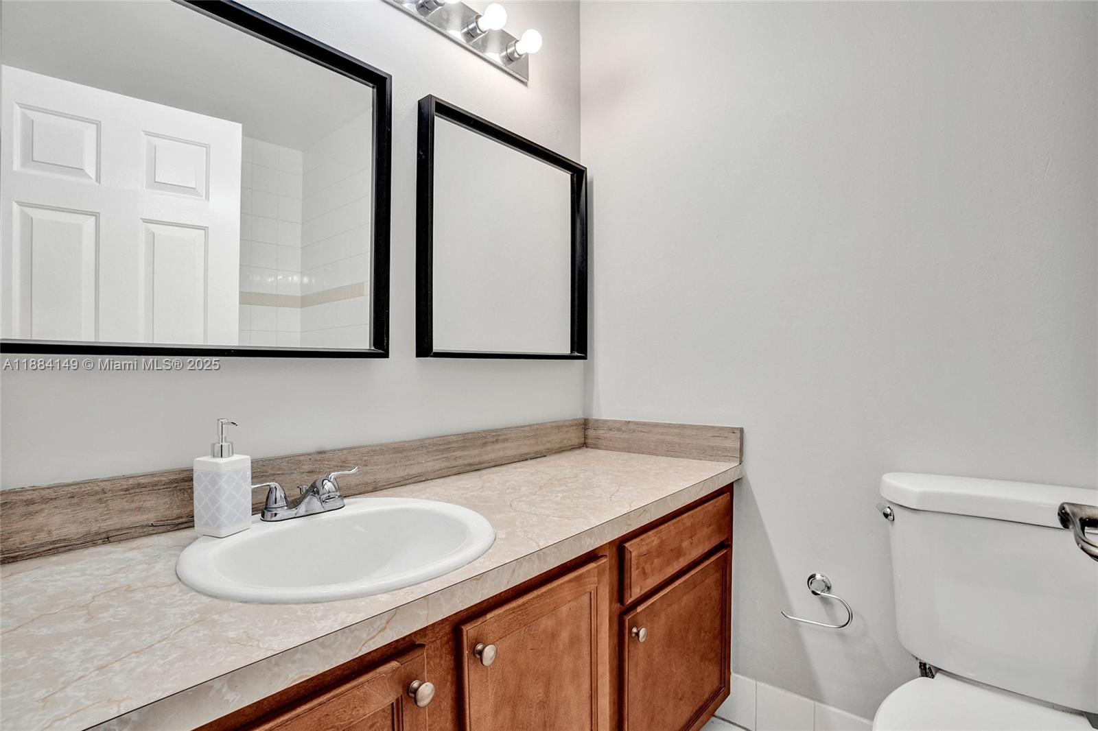 HOLLYWOOD RIDGE FARMS 2-1 - Residential Lease