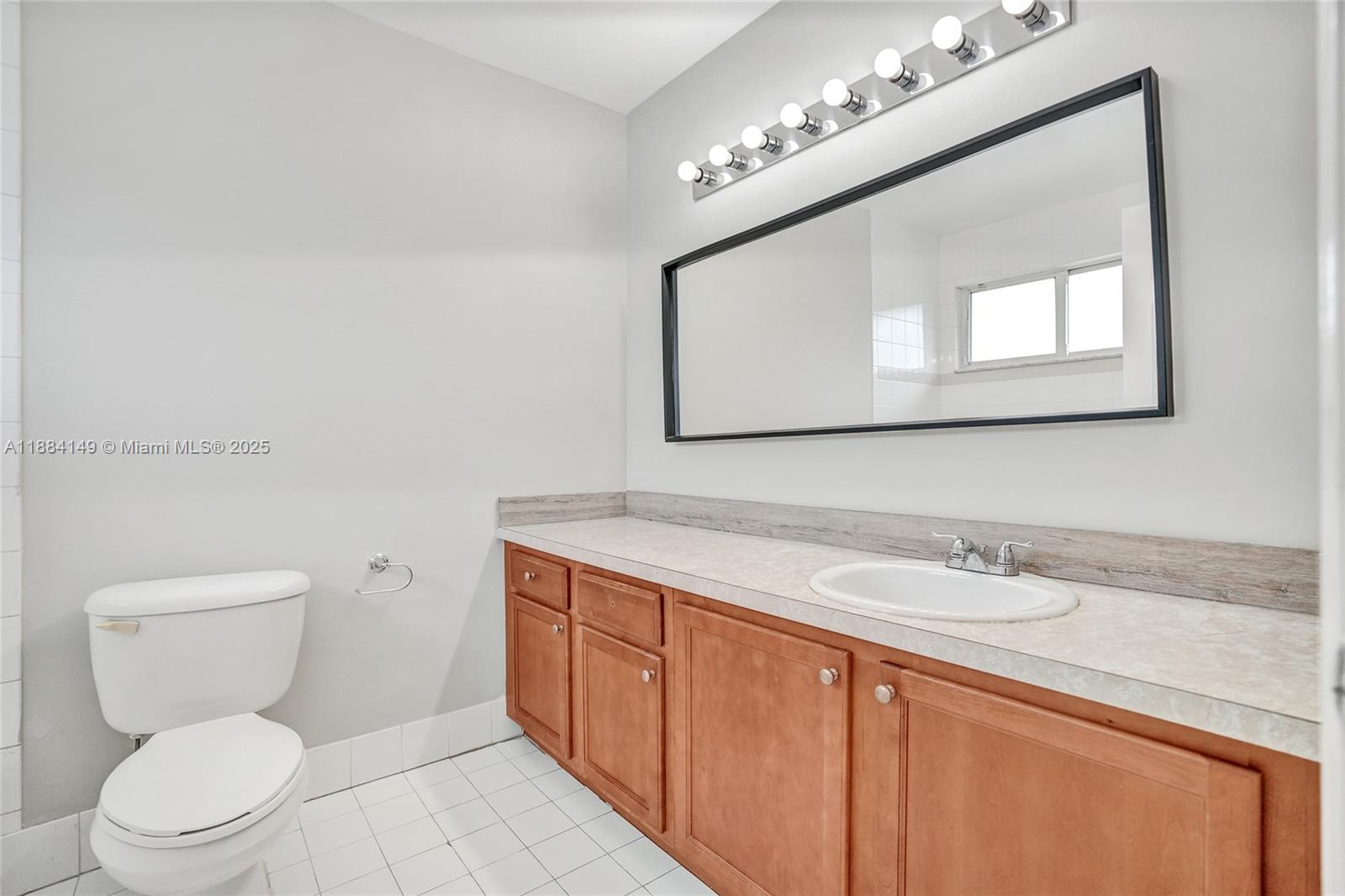 HOLLYWOOD RIDGE FARMS 2-1 - Residential Lease