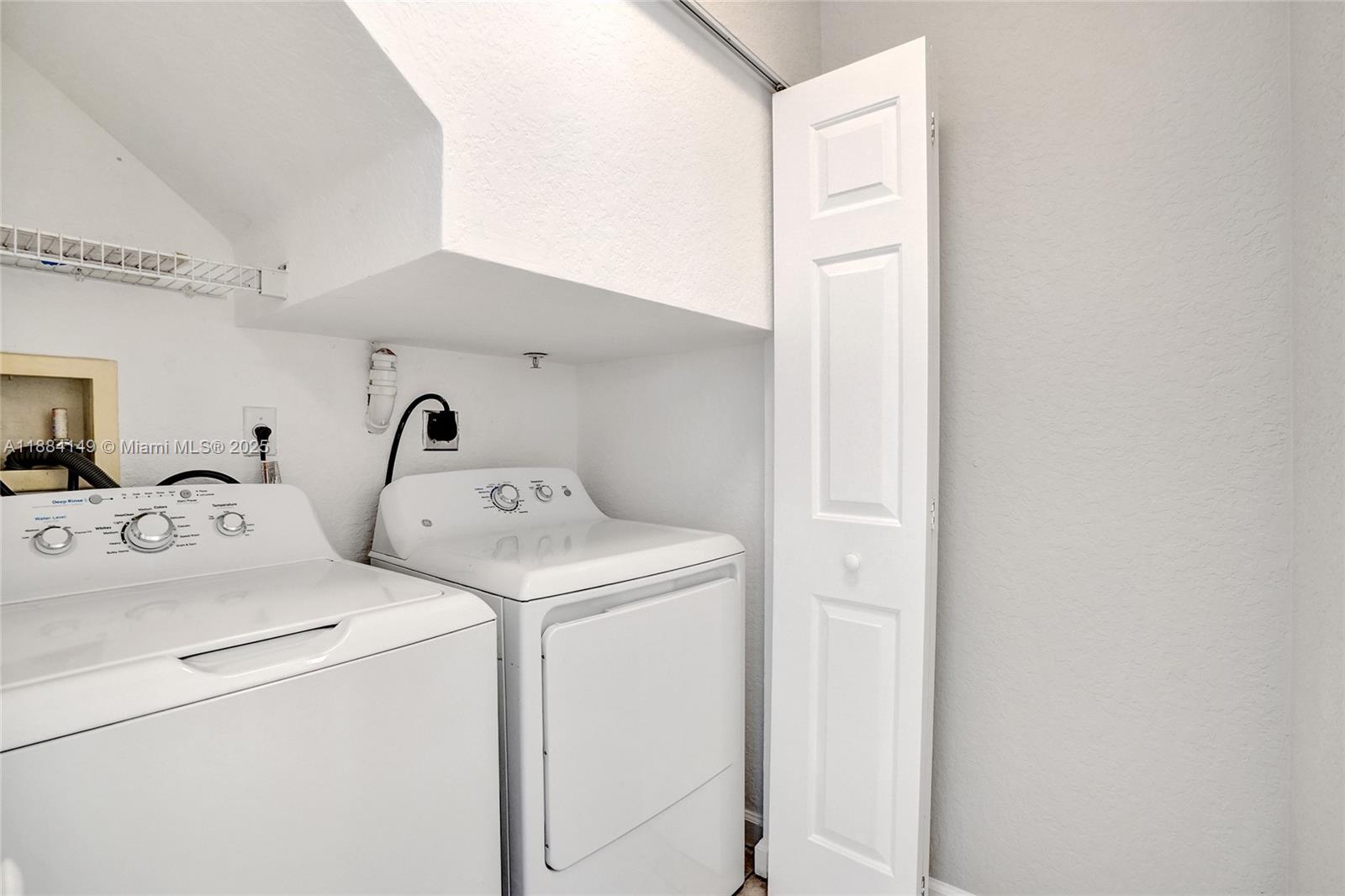 HOLLYWOOD RIDGE FARMS 2-1 - Residential Lease