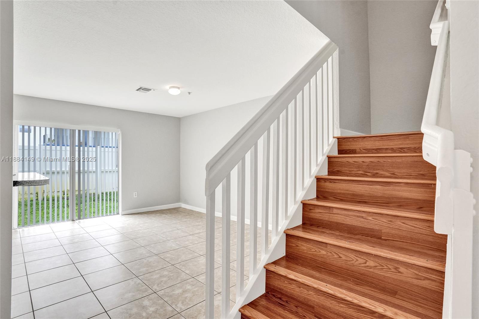 HOLLYWOOD RIDGE FARMS 2-1 - Residential Lease