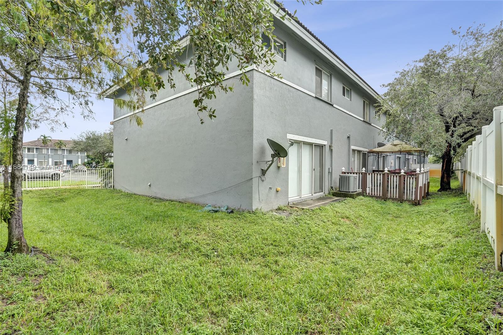 HOLLYWOOD RIDGE FARMS 2-1 - Residential Lease