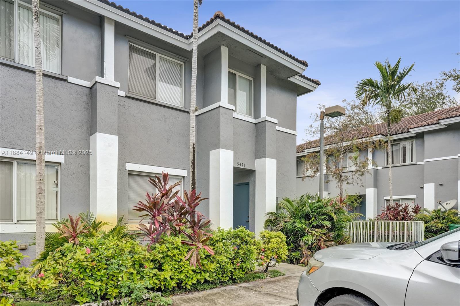 HOLLYWOOD RIDGE FARMS 2-1 - Residential Lease