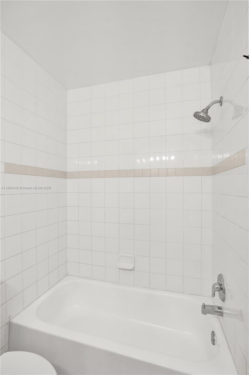 HOLLYWOOD RIDGE FARMS 2-1 - Residential Lease