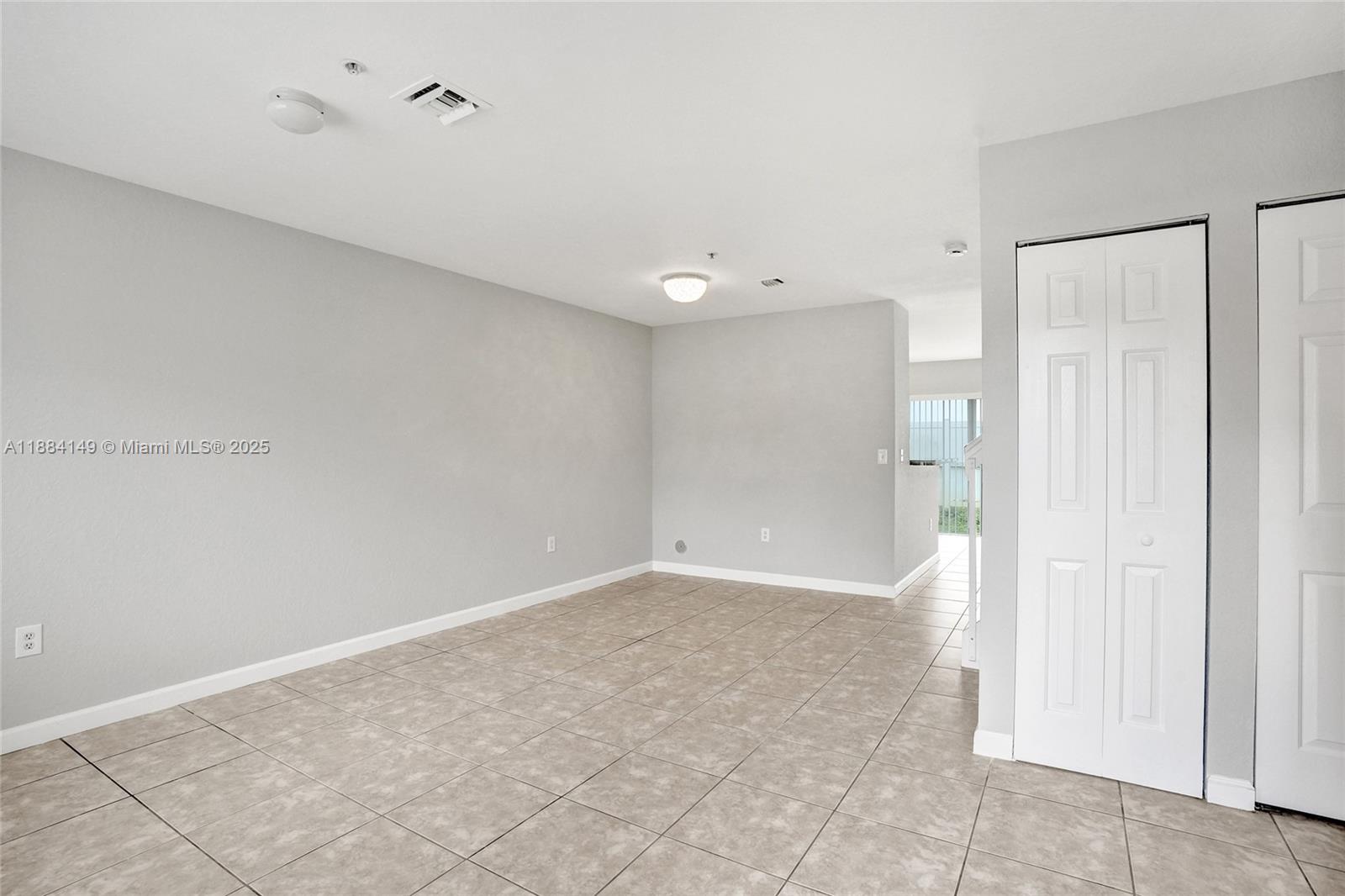 HOLLYWOOD RIDGE FARMS 2-1 - Residential Lease