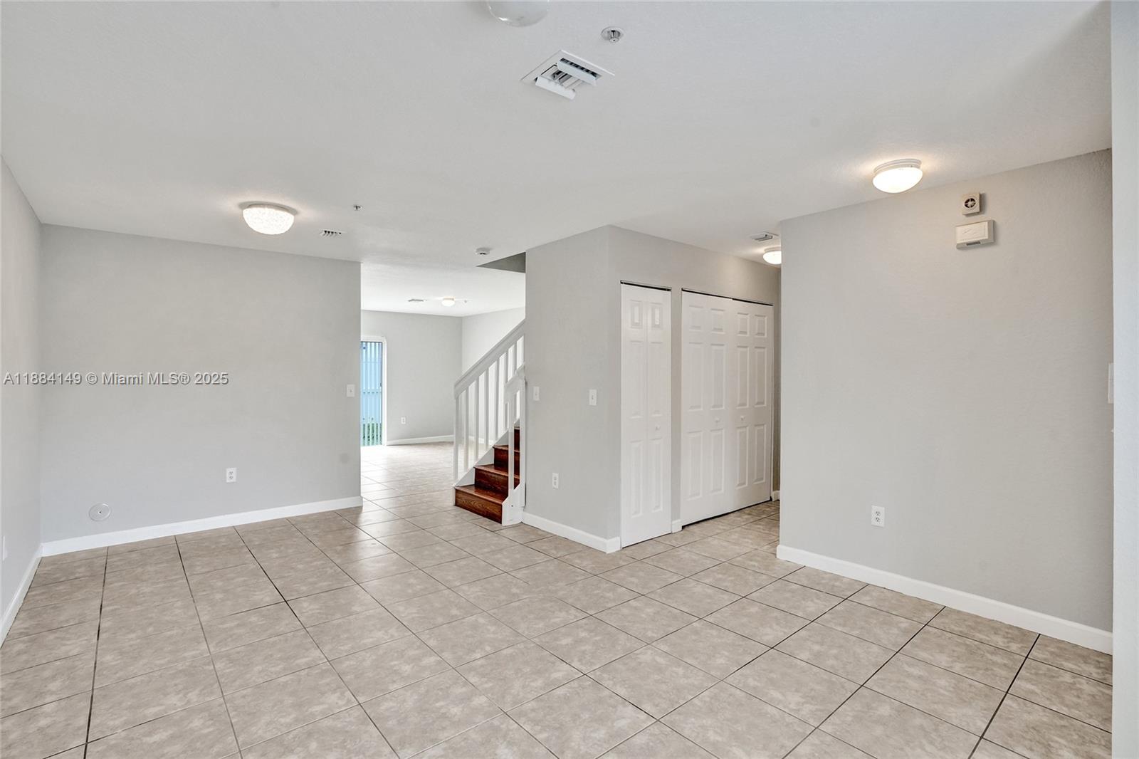 HOLLYWOOD RIDGE FARMS 2-1 - Residential Lease