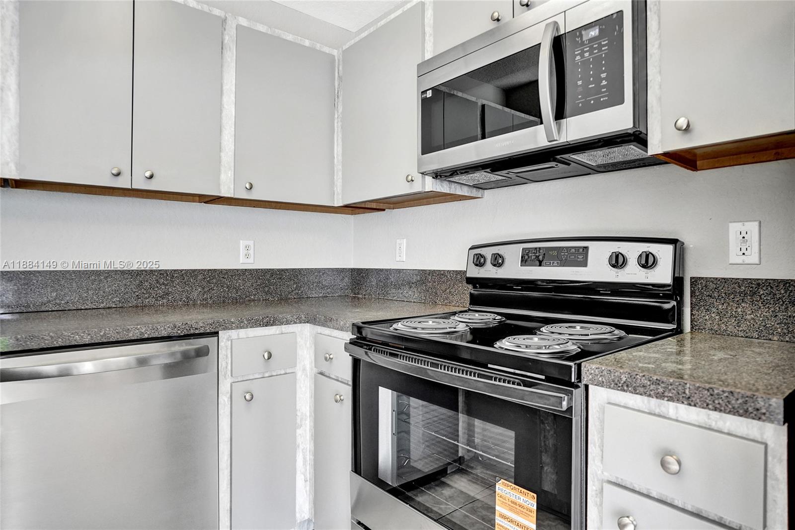 HOLLYWOOD RIDGE FARMS 2-1 - Residential Lease