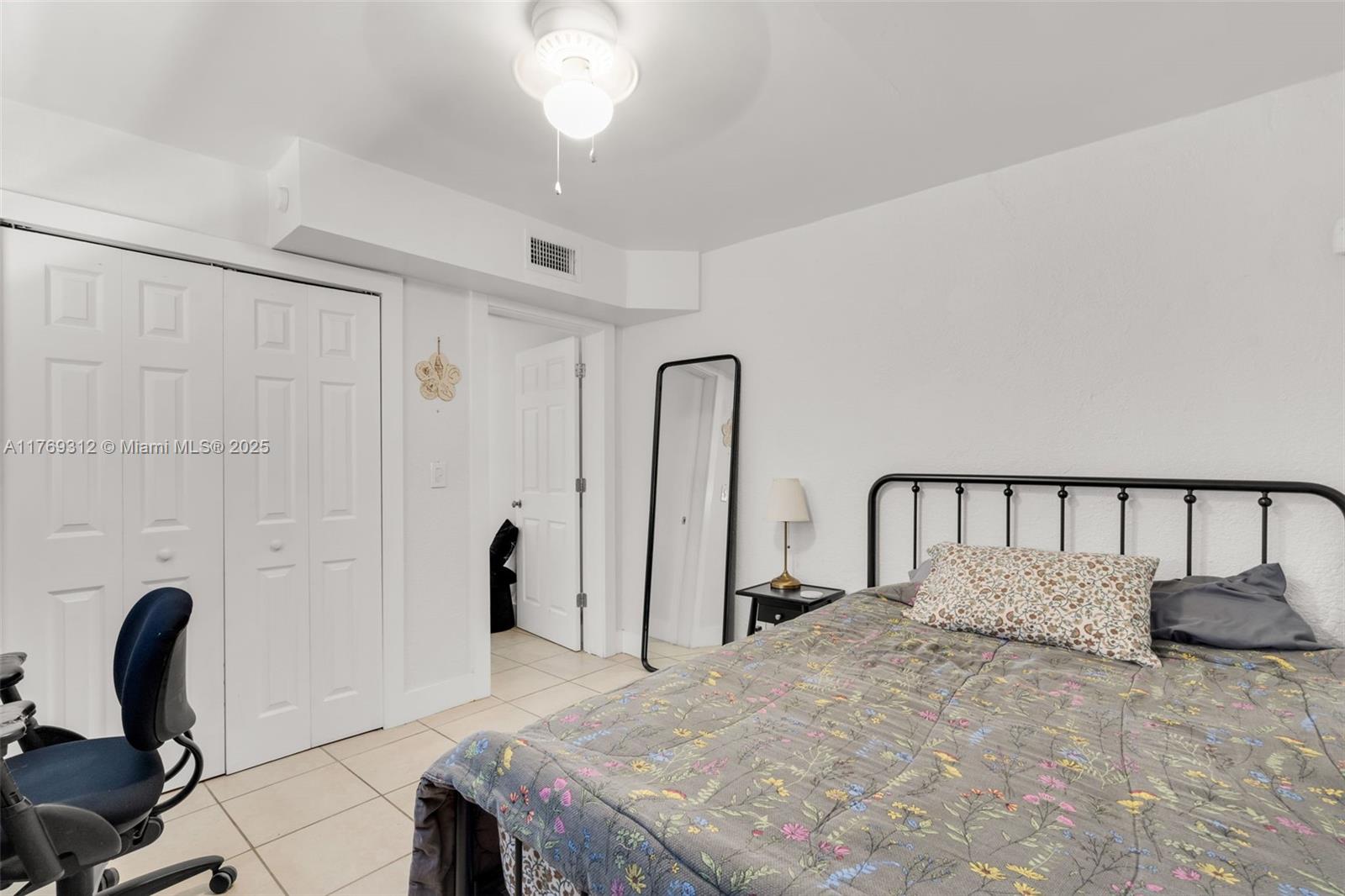 HOLLYWOOD BEACH HEIGHTS S - Residential
