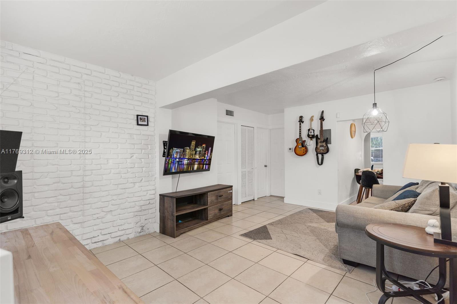 HOLLYWOOD BEACH HEIGHTS S - Residential