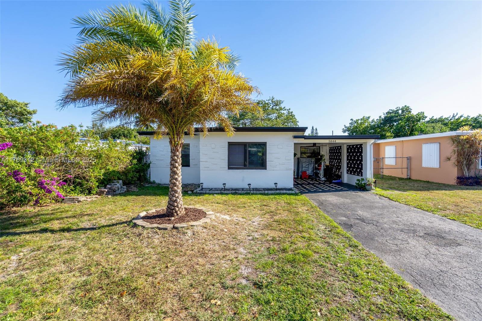 Property for Sale at 5844 Garfield St, Hollywood, Broward County, Florida - Bedrooms: 3 
Bathrooms: 2  - $500,000