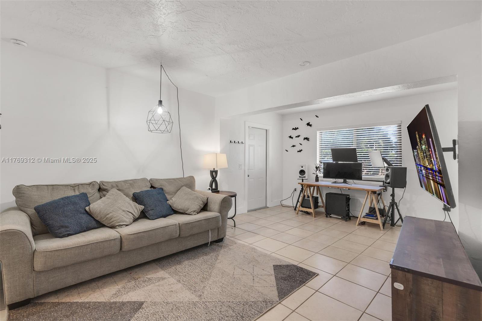 HOLLYWOOD BEACH HEIGHTS S - Residential