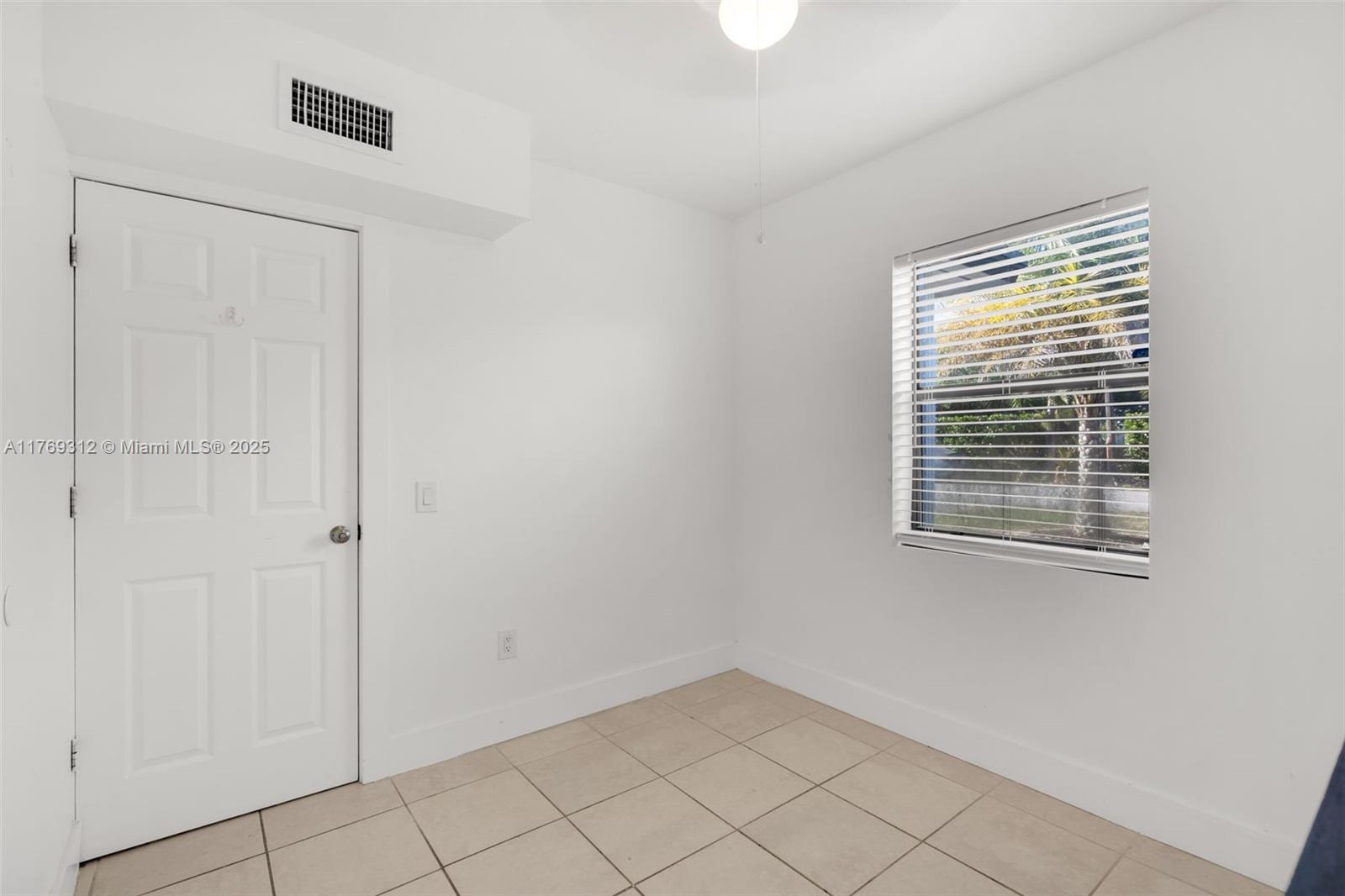 HOLLYWOOD BEACH HEIGHTS S - Residential