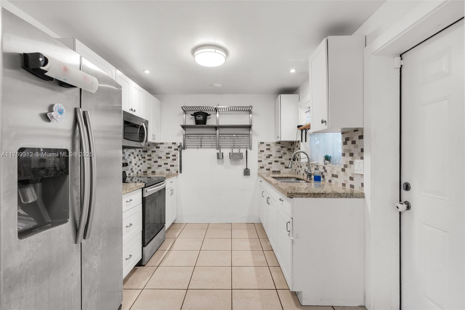 HOLLYWOOD BEACH HEIGHTS S - Residential