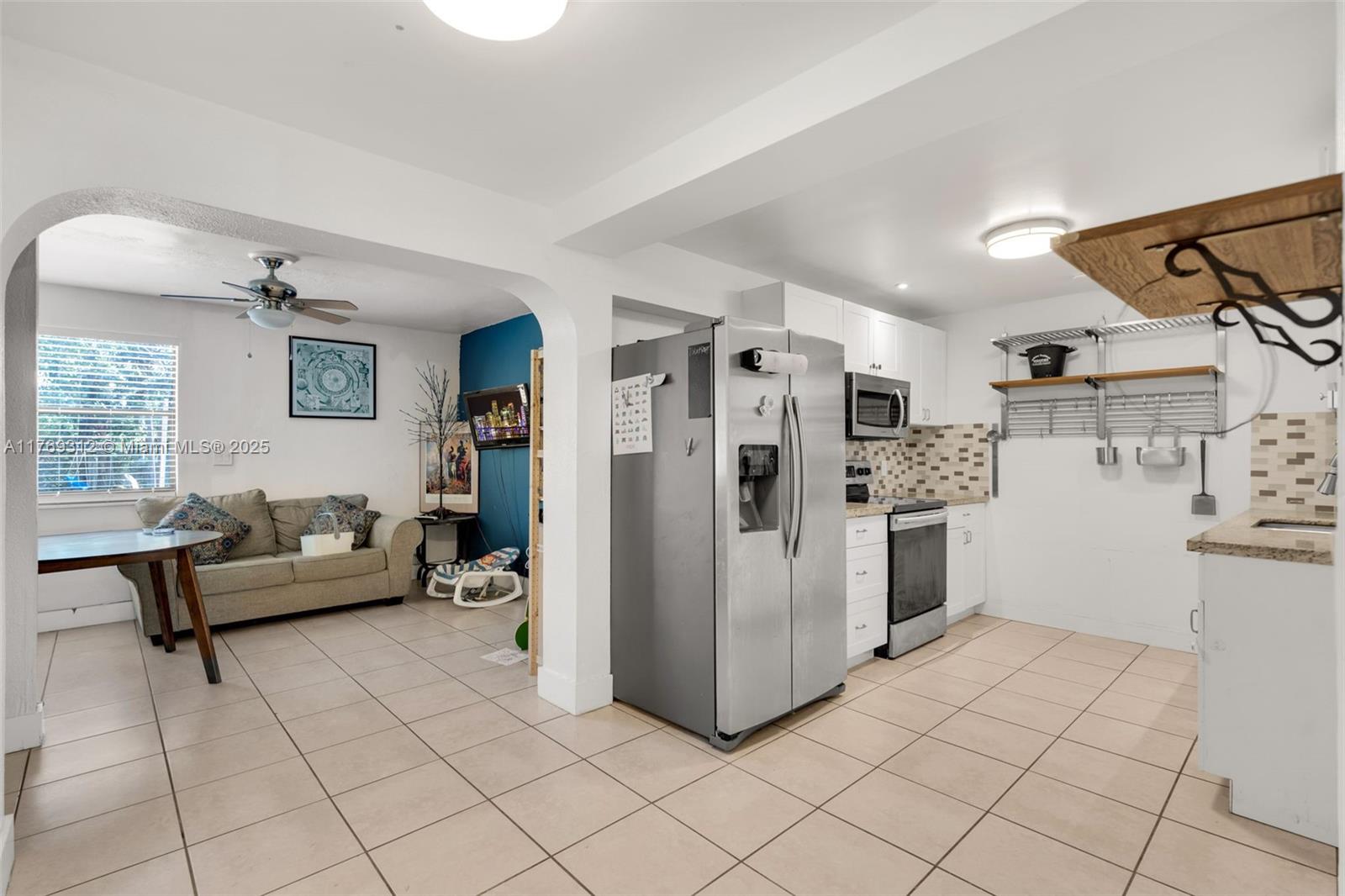 HOLLYWOOD BEACH HEIGHTS S - Residential