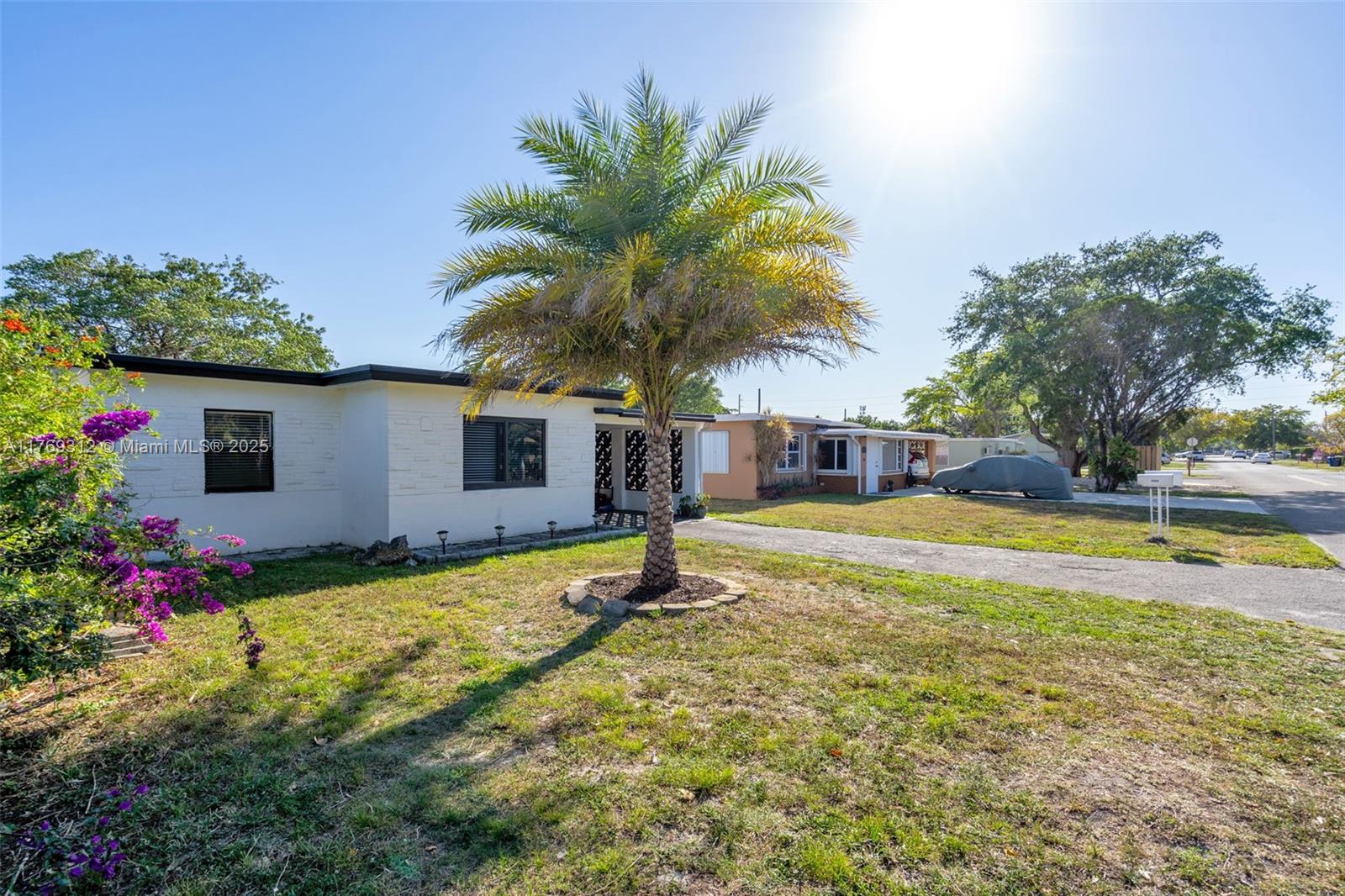 HOLLYWOOD BEACH HEIGHTS S - Residential