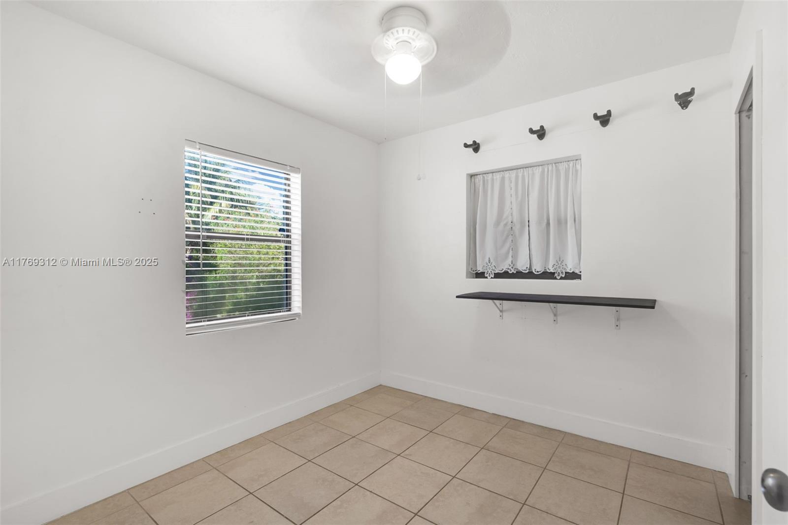 HOLLYWOOD BEACH HEIGHTS S - Residential