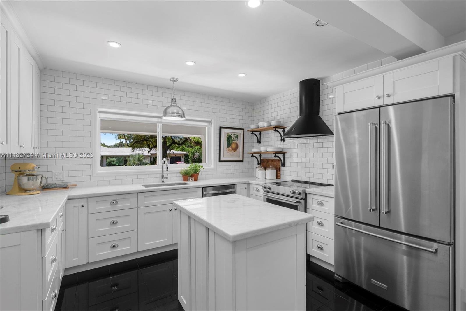 CORAL GABLES RIVIERA SEC - Residential