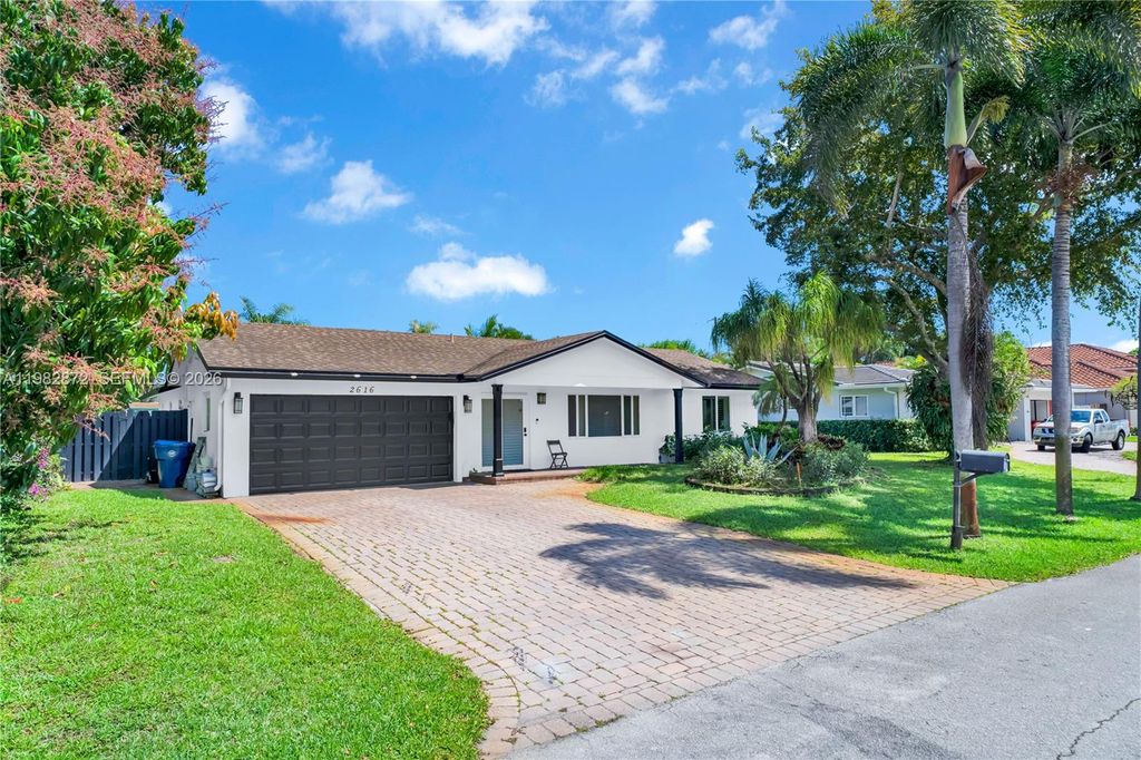 Photo of 2616 NW 7th Ave, Wilton Manors, FL 33311 (MLS # A11982872)