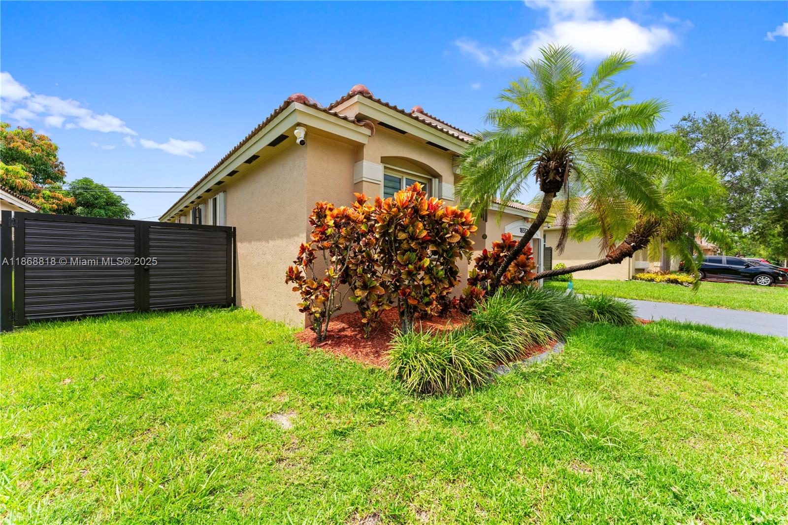 EMERALD OAKS - Residential