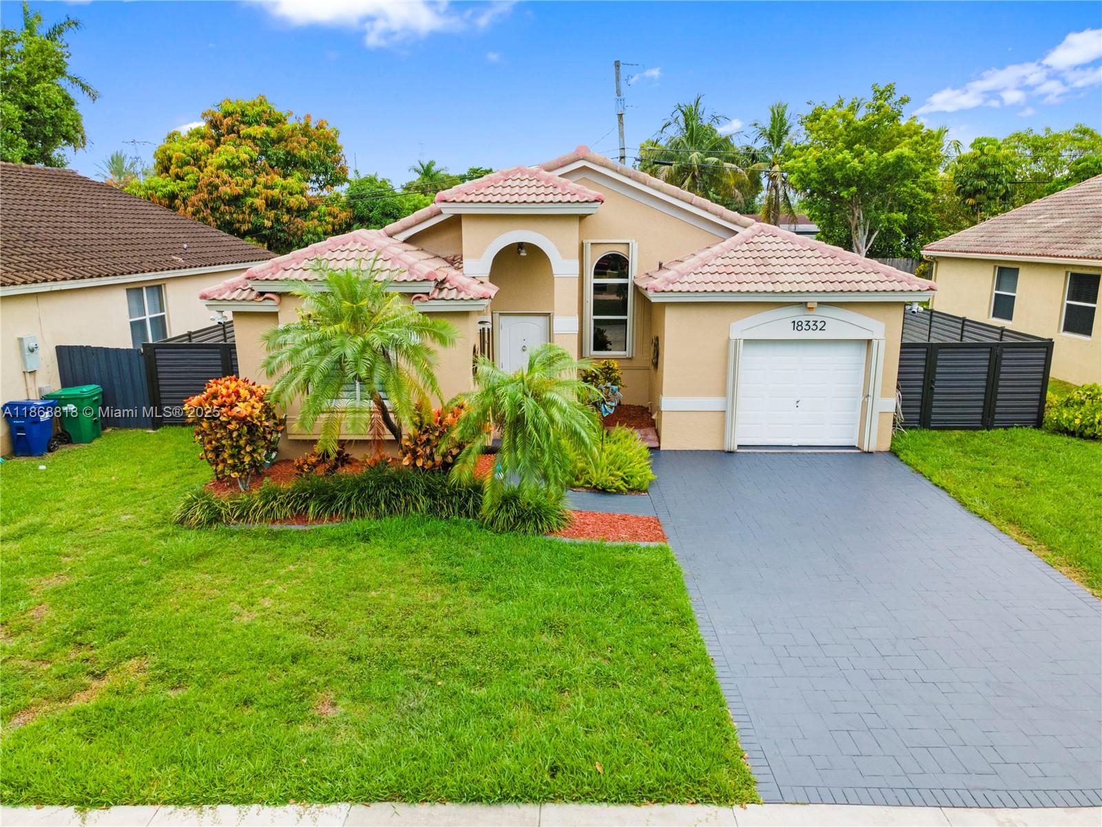 EMERALD OAKS - Residential