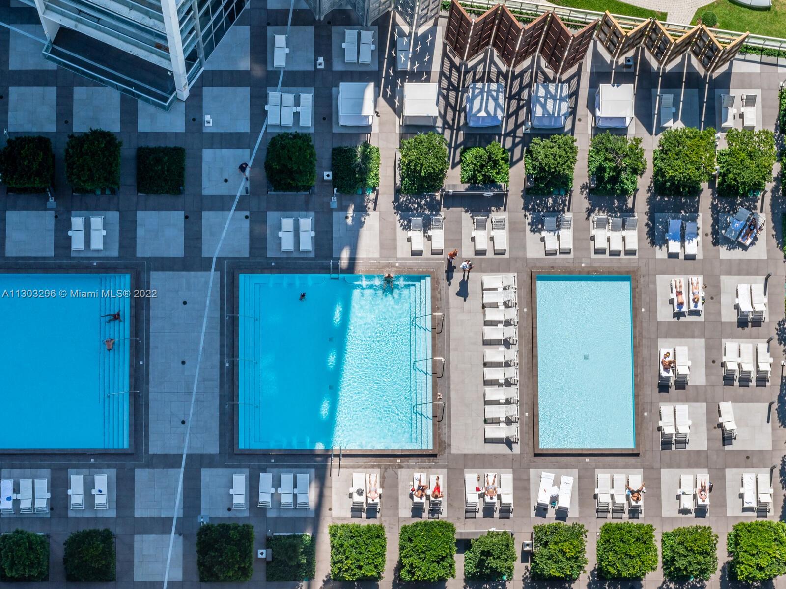 Miami, Florida 33131, United States, 2 Bedrooms Bedrooms, ,2 BathroomsBathrooms,Residential,Active,74093