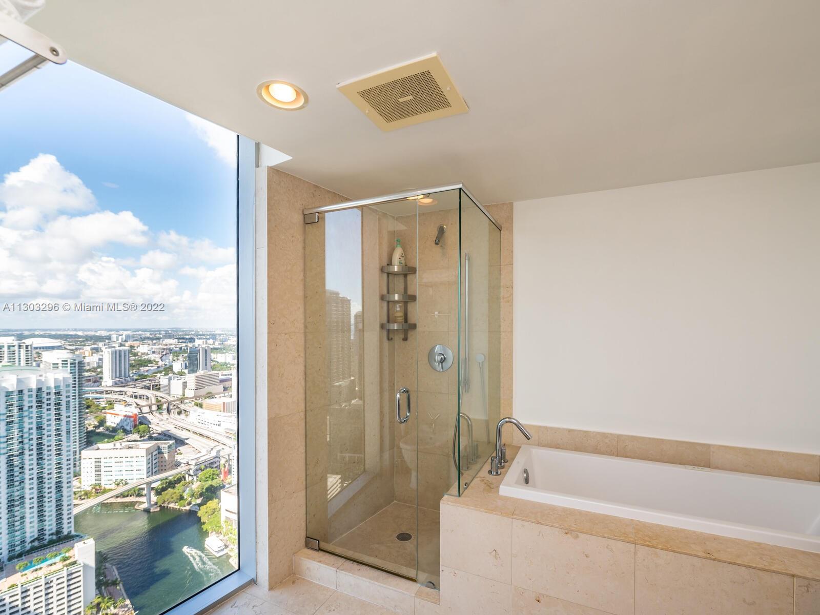 Miami, Florida 33131, United States, 2 Bedrooms Bedrooms, ,2 BathroomsBathrooms,Residential,Active,74093