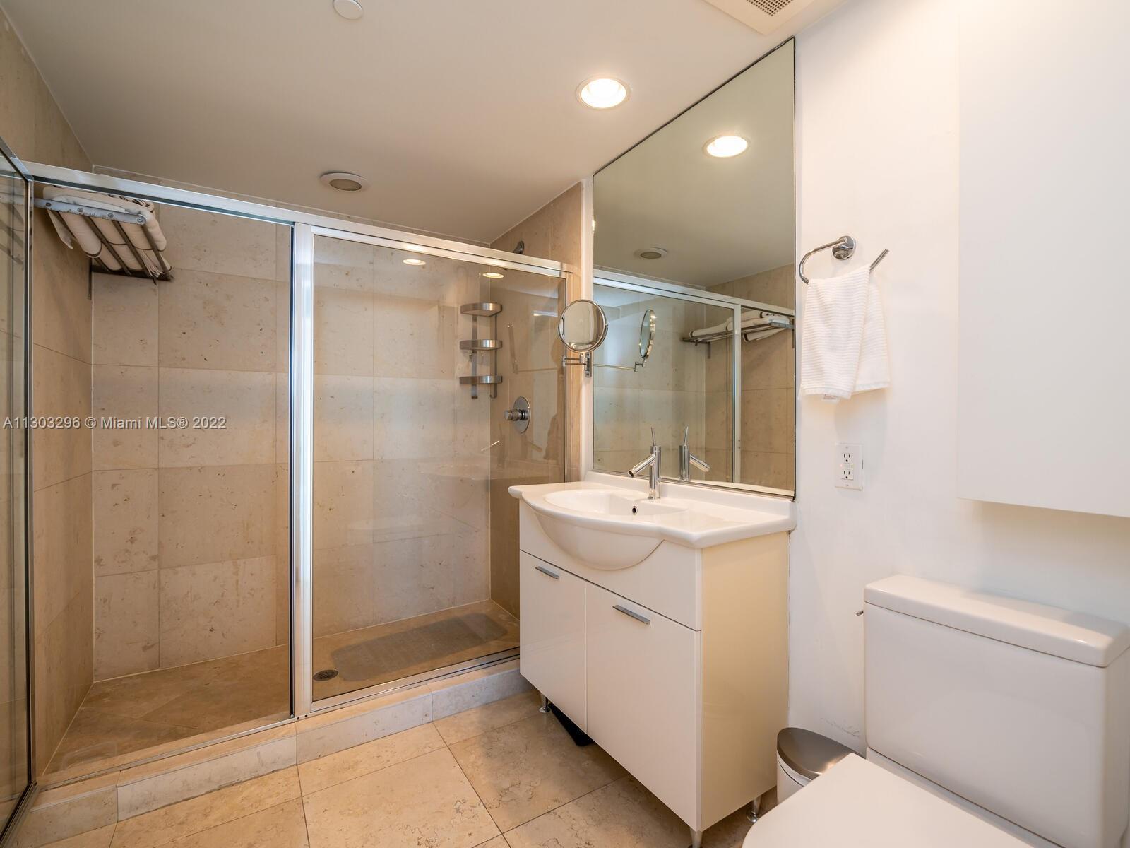 Miami, Florida 33131, United States, 2 Bedrooms Bedrooms, ,2 BathroomsBathrooms,Residential,Active,74093