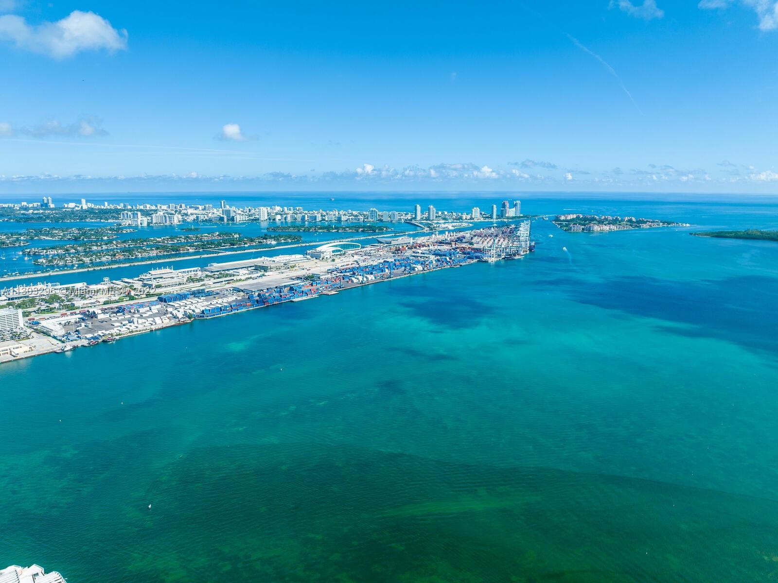 Miami, Florida 33131, United States, 2 Bedrooms Bedrooms, ,2 BathroomsBathrooms,Residential,Active,74093