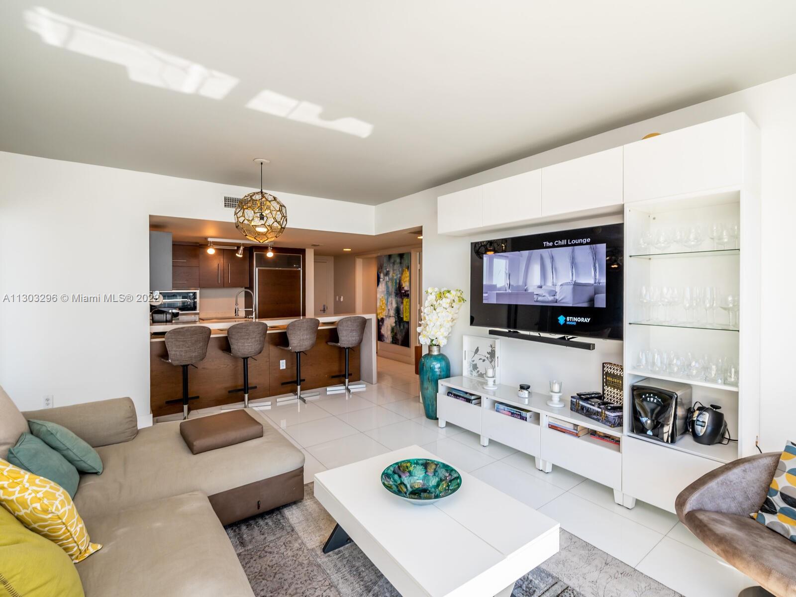 Miami, Florida 33131, United States, 2 Bedrooms Bedrooms, ,2 BathroomsBathrooms,Residential,Active,74093