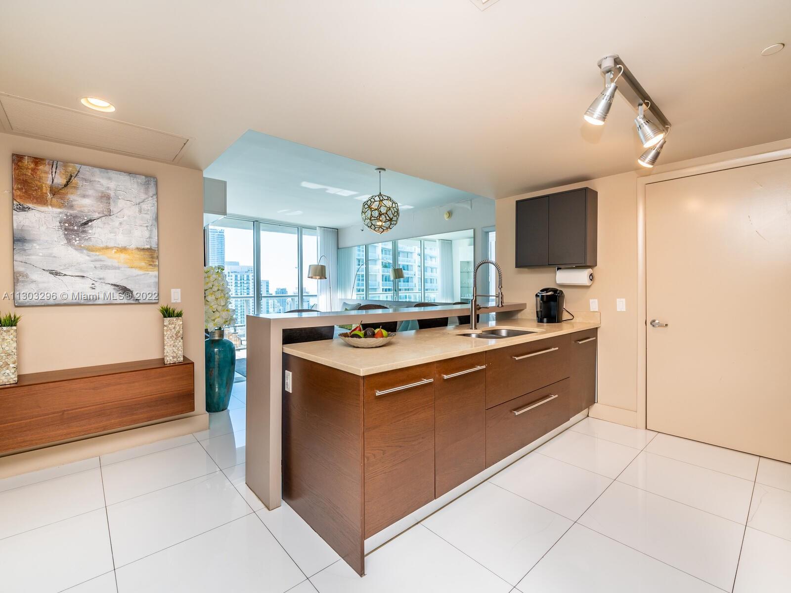 Miami, Florida 33131, United States, 2 Bedrooms Bedrooms, ,2 BathroomsBathrooms,Residential,Active,74093