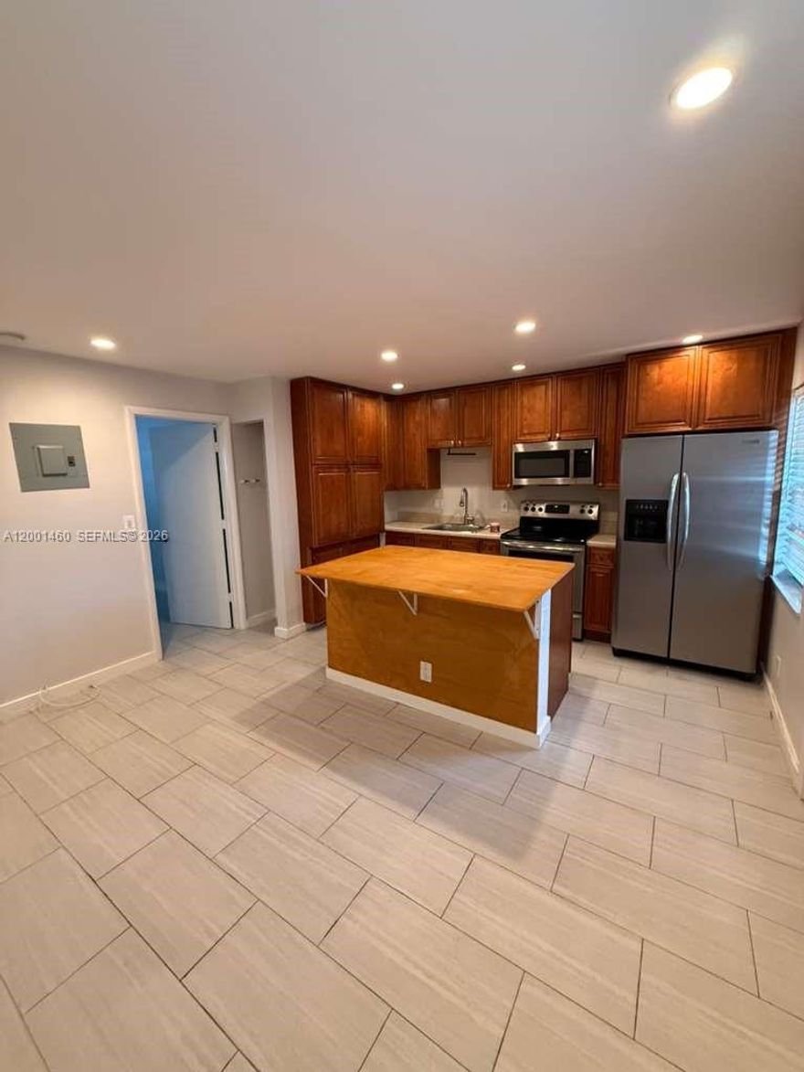 Best apartment for rent in the Village of Oakland Park! This beautifully renovated 1-bedroom, 1-bath unit, offers a fresh and modern feel with renovated kitchen and bathroom, assigned parking and access to great community amenities. Move-in ready and perfectly located. Tenant needs to be approved by association.