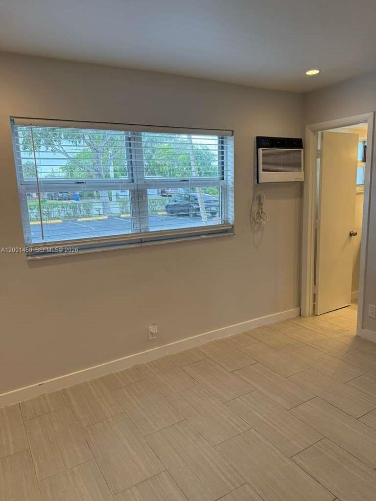 VILLAGE PARK AT OAKLAND C - Residential Lease