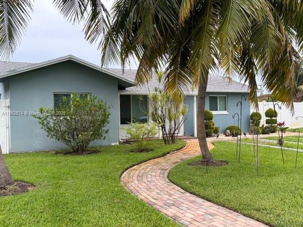 Photo of 903 NW 6th Ave #0, Boynton Beach, FL 33426 (MLS # A11862574)